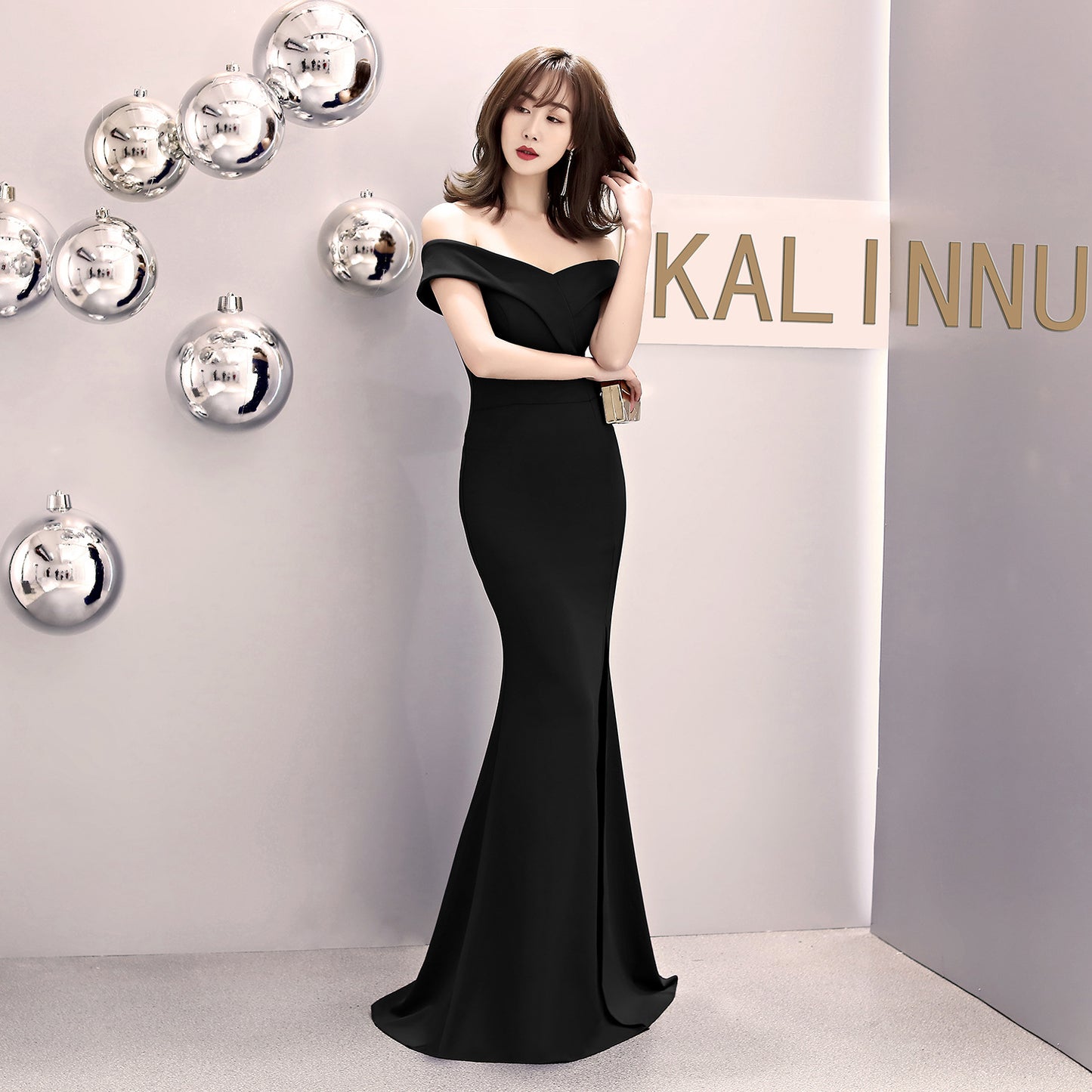 8642 #banquet evening dress 2017 new elegant long one-word shoulder fishtail host dress long dress