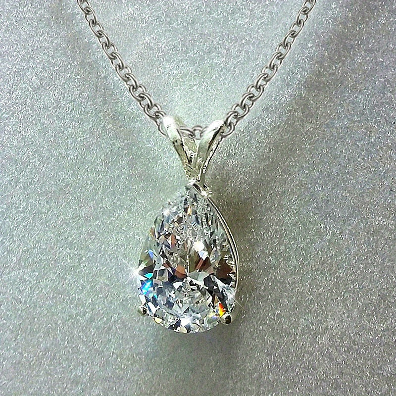 Radiant Teardrop Zircon Pendant Necklace - Sparkling Synthetic Gemstone Jewelry for Wedding Proposals, Glamorous Parties & Banquets - Timeless Chic Accessory with High-Quality Craftsmanship