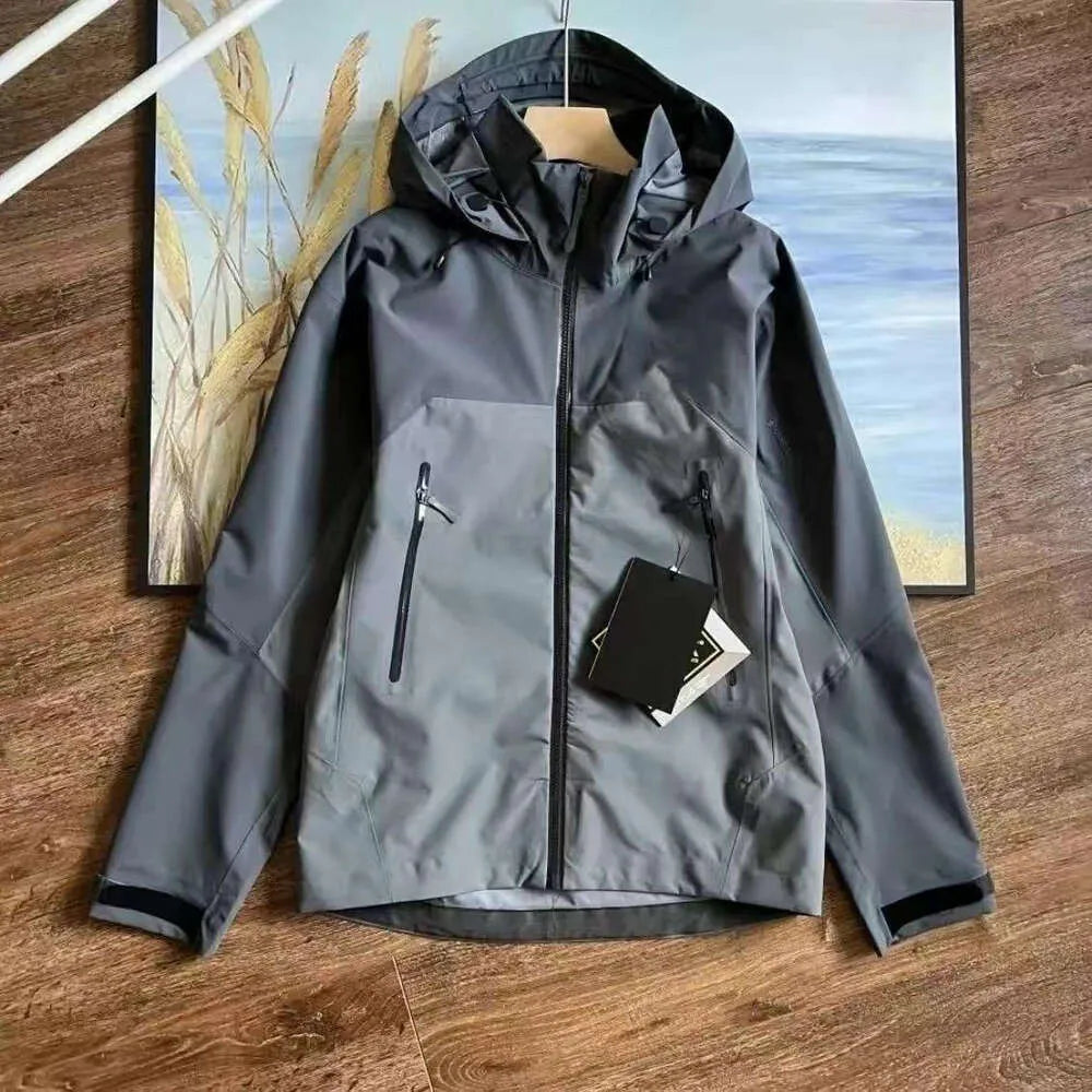 Designer jacket Mens Jacket outdoor zipper jacket Lt Windproof and waterproof mountain skiing Windproof and Breathable Single Layer Hard Shell