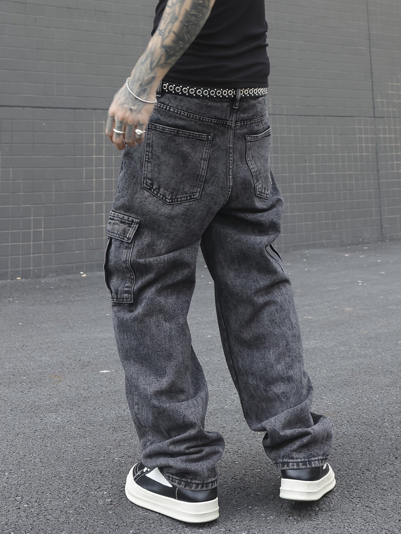 Men's Distressed Vintage Style Loose Fit Jeans - Soft Cotton Blend Fabric, Stylish Ripped Knees, Classic Five-Pocket Design, Perfect for Casual Street Wear, Spring and Fall Season, Comfortable and Fashionable Denim Pants for Men