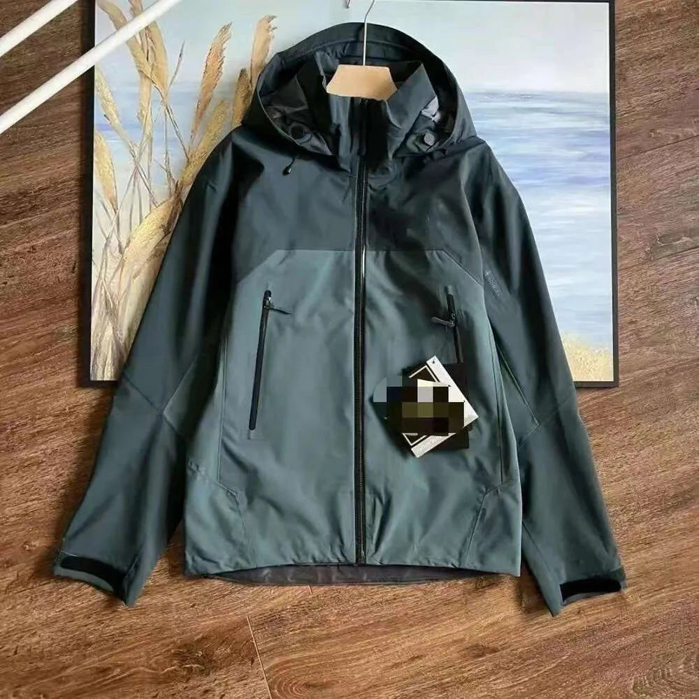Designer jacket Mens Jacket outdoor zipper jacket Lt Windproof and waterproof mountain skiing Windproof and Breathable Single Layer Hard Shell