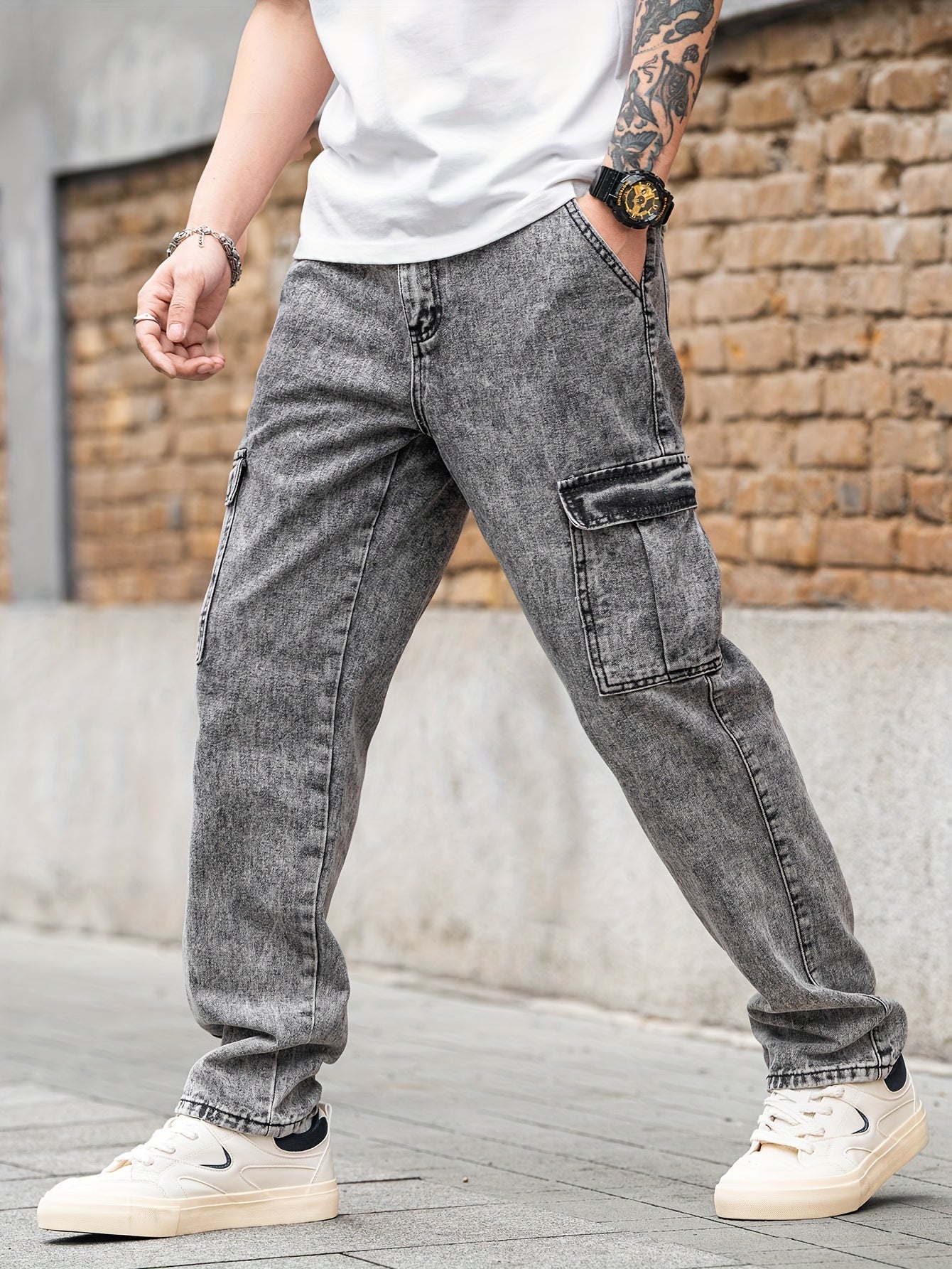 Men's Distressed Vintage Style Loose Fit Jeans - Soft Cotton Blend Fabric, Stylish Ripped Knees, Classic Five-Pocket Design, Perfect for Casual Street Wear, Spring and Fall Season, Comfortable and Fashionable Denim Pants for Men