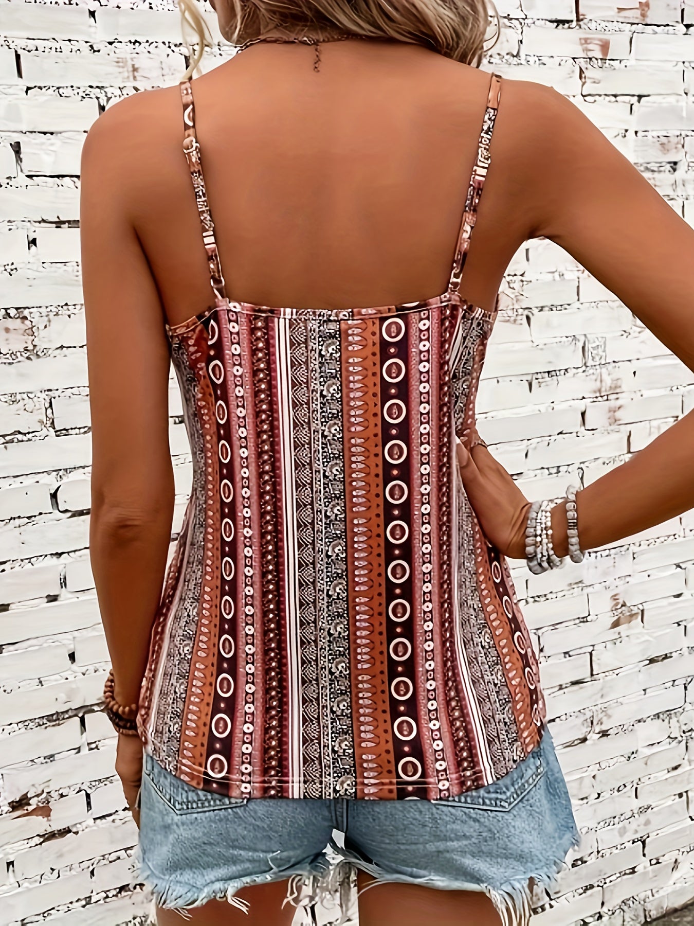 Chic Twist Front Spaghetti Strap Top - Lightweight Vacation Style Sleeveless Shirt - Perfect for Spring & Summer, Womens Casual Daywear Wardrobe Staple