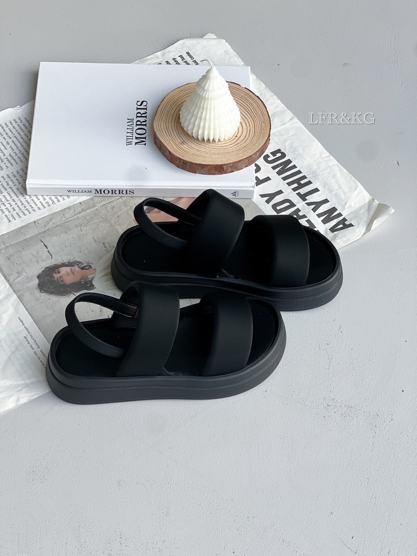 Women's Sandals New Summer Outdoor All-Matching High-Grade Silver Sandals Women's Retro Casual Beach Shoes