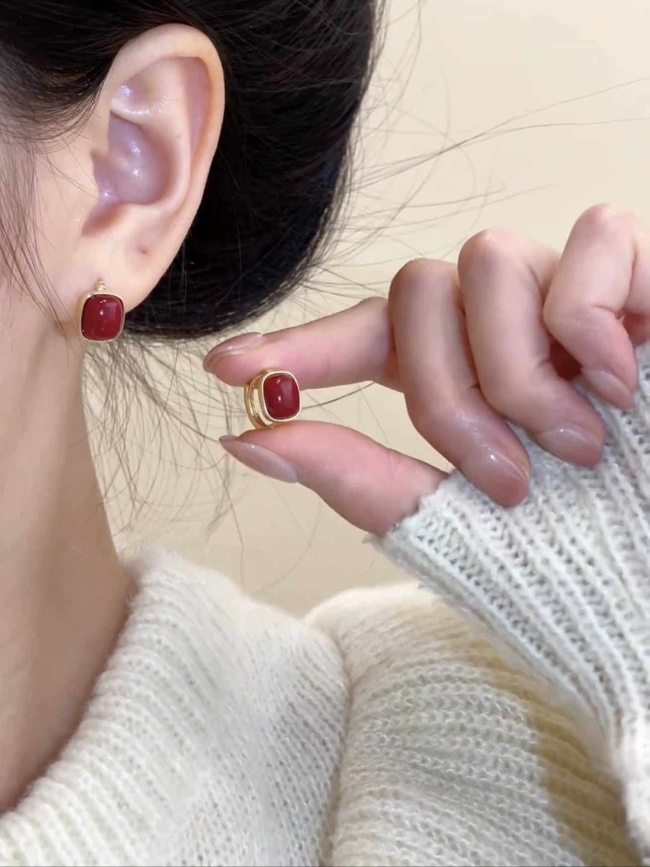 retro red pearl square ear buckle women's niche design high-end earrings fashionable and exquisite versatile earrings