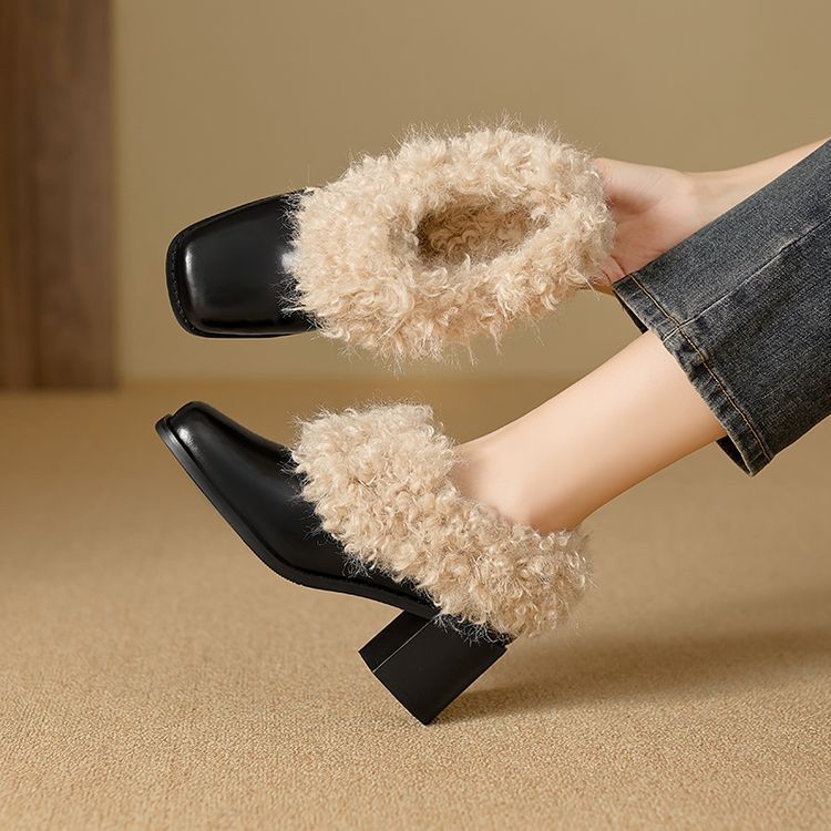 2025 Cowhide version~ Korean versatile velvet warm one-pedal small leather shoes, winter fashion fluffy shoes women's loafers