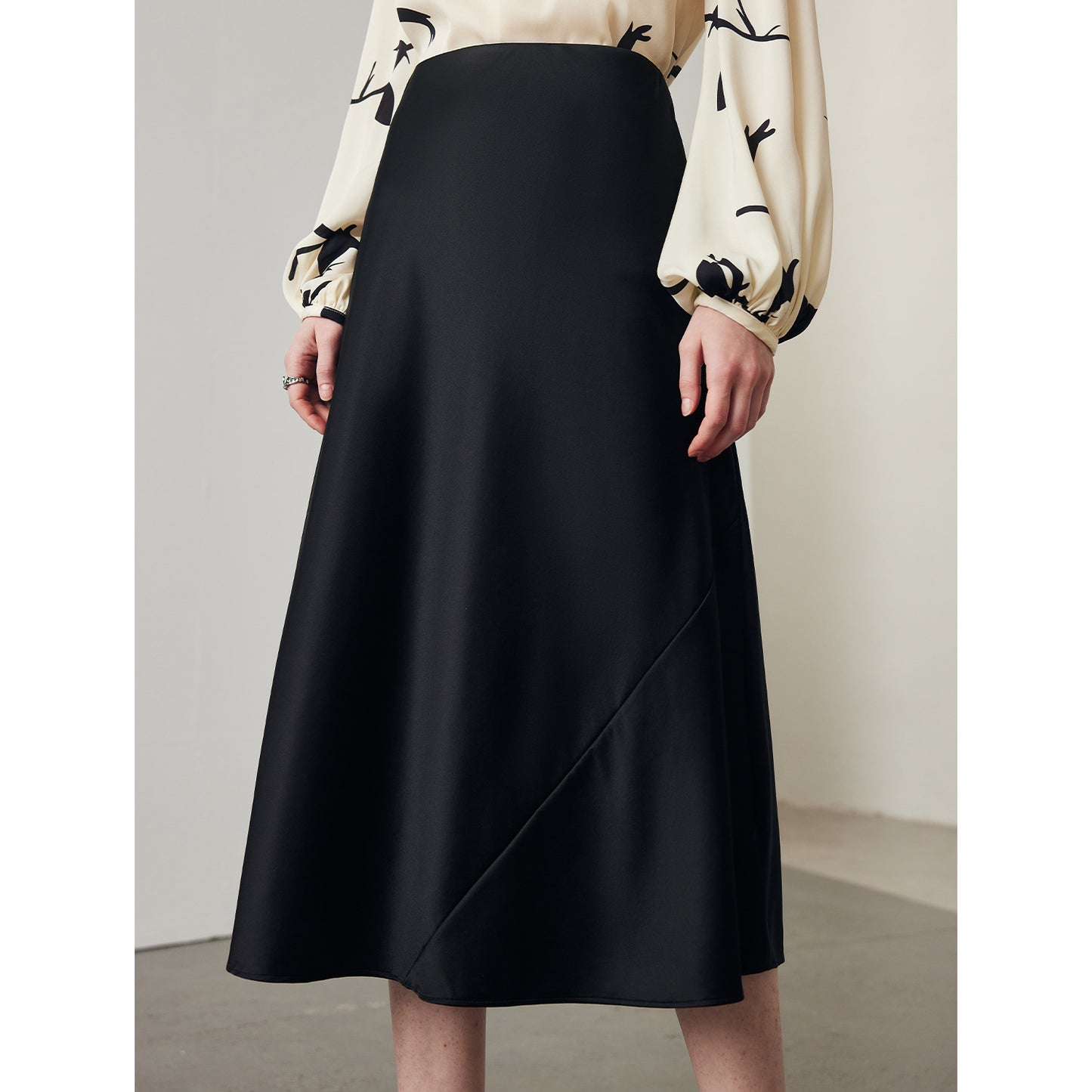 Silk Skirt Female Spring and Summer New Solid Color Commute Stretch Satin a Version Small Satin Mulberry Silk Skirt