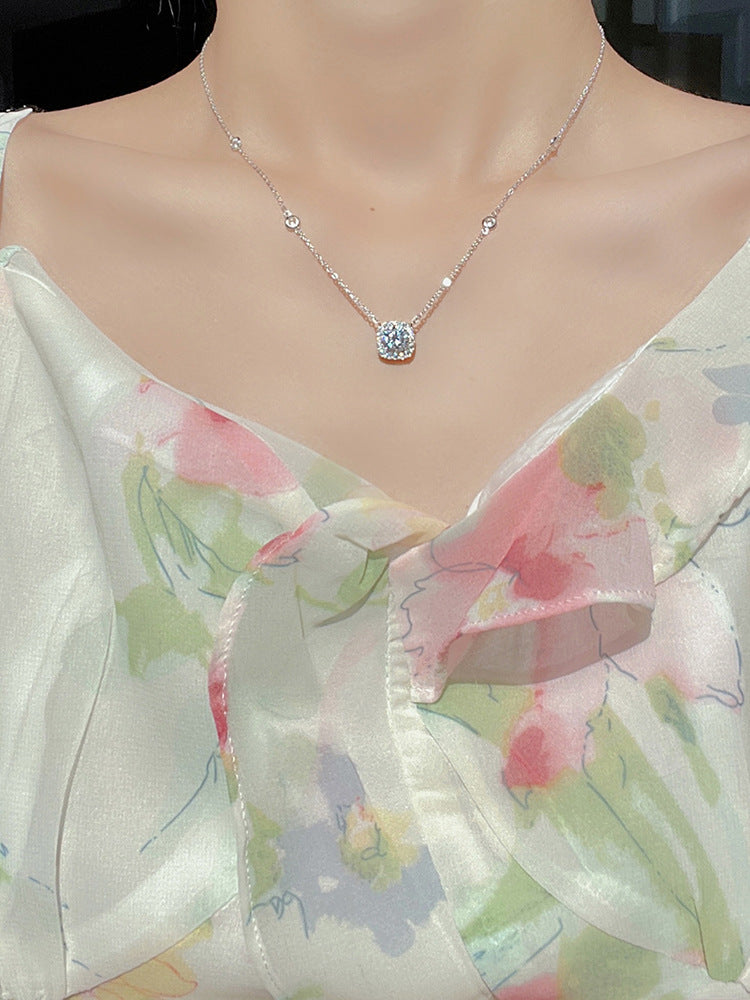 925 Sterling Silver Cube Sugar Necklace for Girls Light Luxury Minority Design High-Grade Clavicle Chain New Popular Necklace