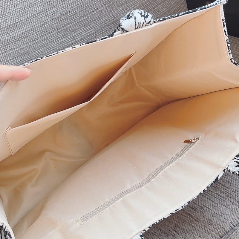 loveccr Women's Handbag Tiger Embroidered Tote Bag Cross-Border Guangzhou High Quality Commuter Pearl Shoulder Bag Wholesale