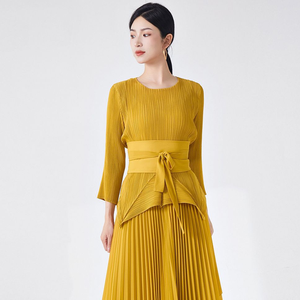 2025 Spring and summer new women's clothing long-sleeved T-shirt women's high-end pleated texture bottoming shirt versatile solid color textured top women