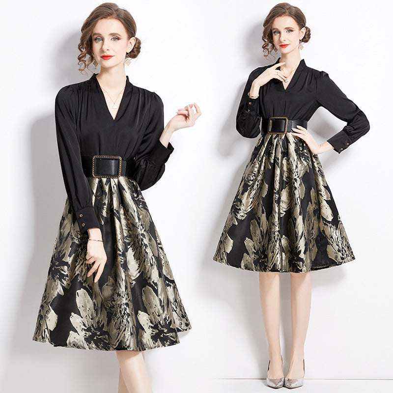 Spring and Autumn new temperament, high sense, waist and thin lace-up, medium and long fake two-piece deep V-neck printed dress tide