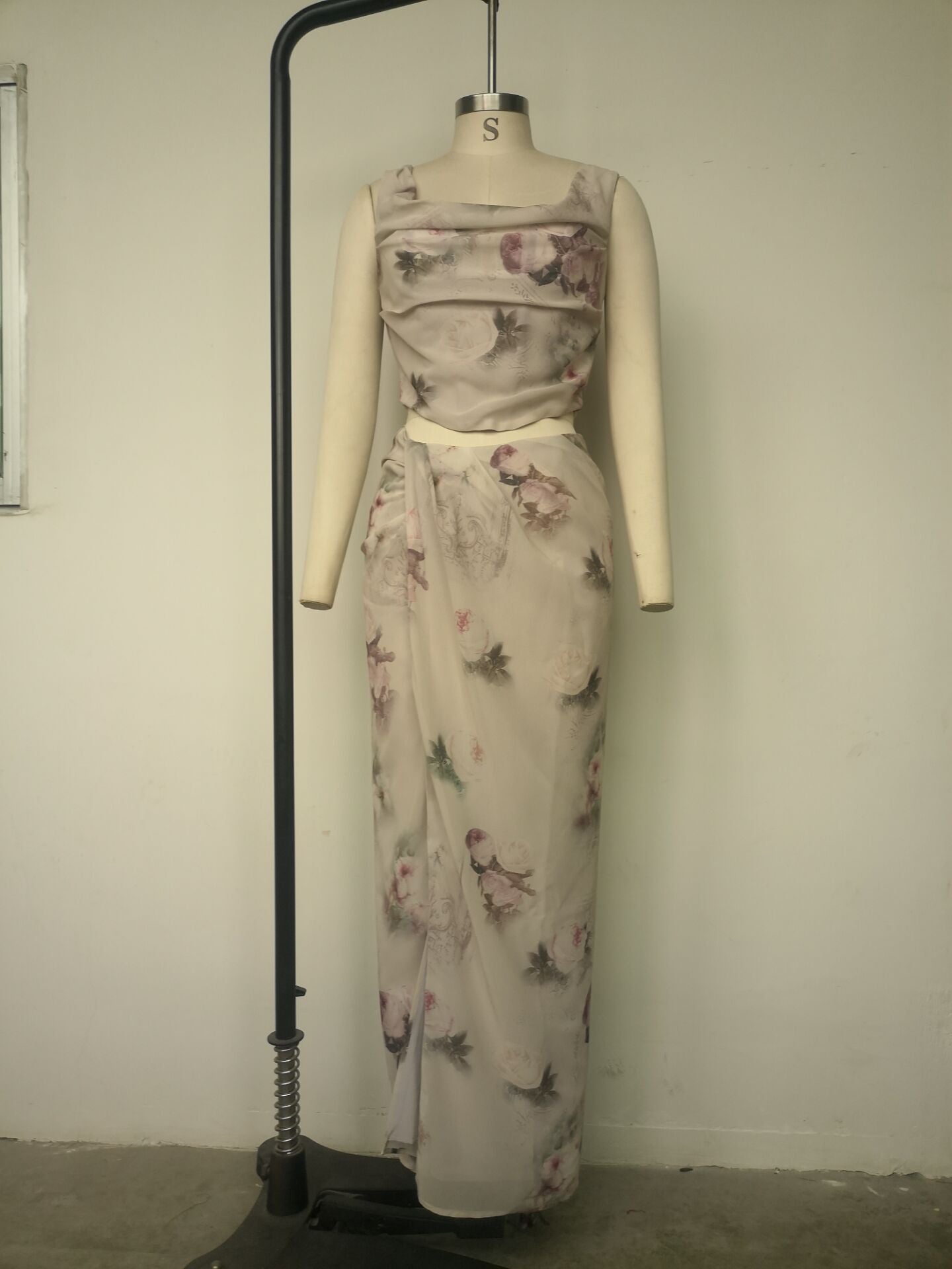 LOVECCR Cross Border Fashion Floral Print Slit Small Dress Slim Fit Sexy