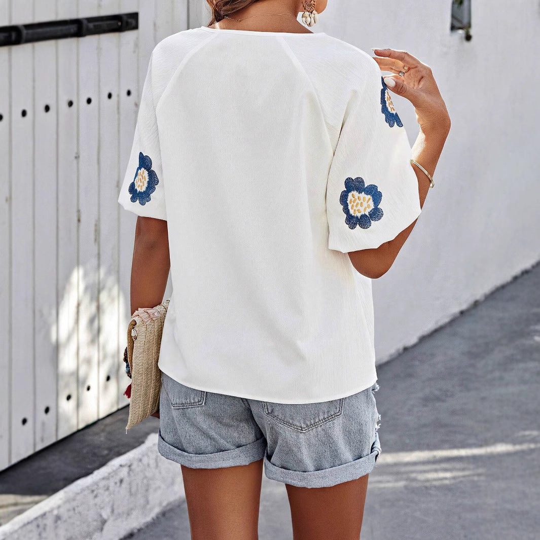 2025 spring, autumn and winter new New long-sleeved shirt design sense V-neck solid color loose top autumn shirt