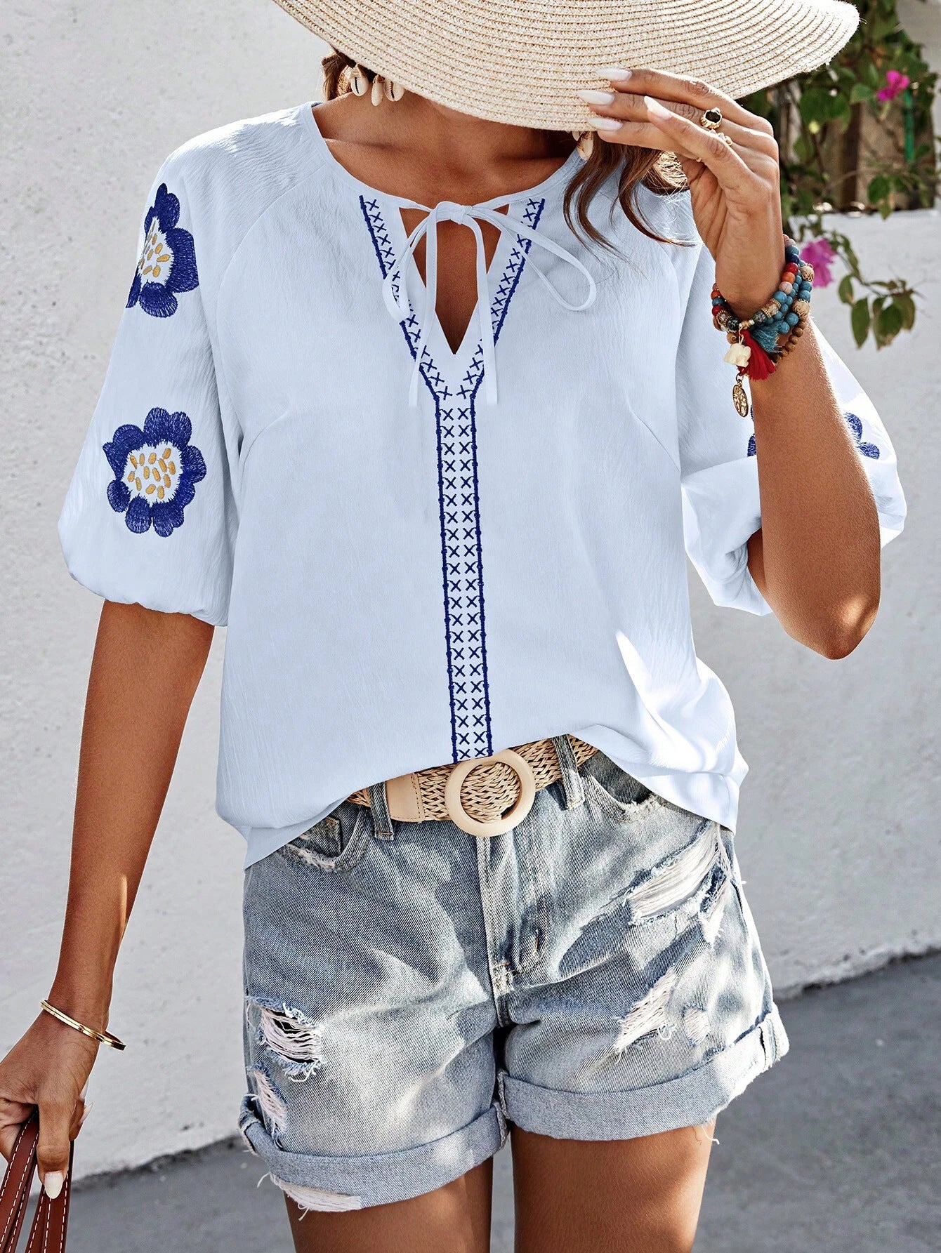 2025 spring, autumn and winter new New long-sleeved shirt design sense V-neck solid color loose top autumn shirt
