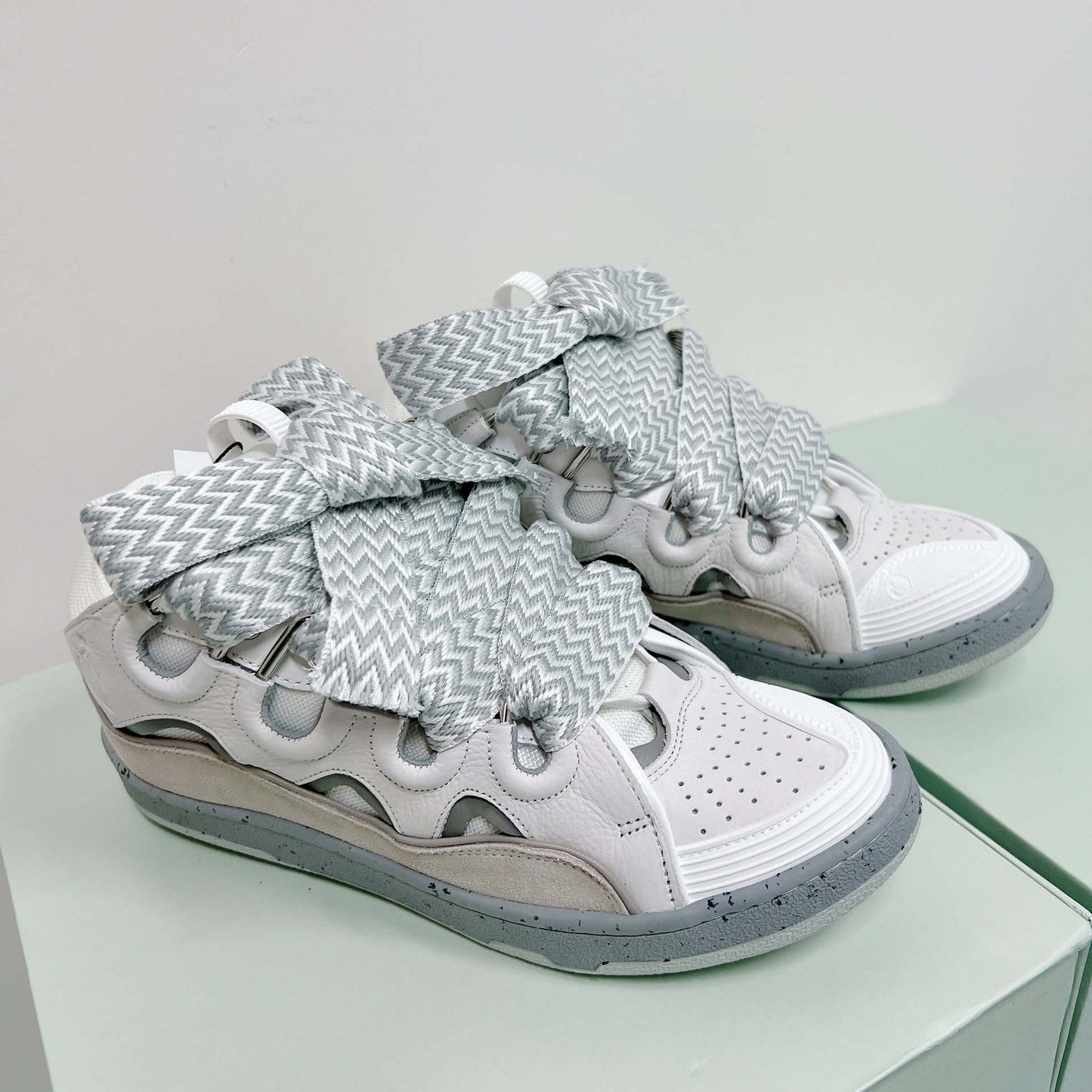 loveccr Fashion Brand Bread Shoes Chengyi Same Style Platform Height Increasing Shoes Lace up Daddy Shoes Men and Women Couple Leisure Sports Skateboard Shoes