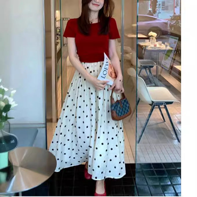 This year, beautiful high-end exquisite temperament high-end sense pear-shaped body polka dot dress set summer