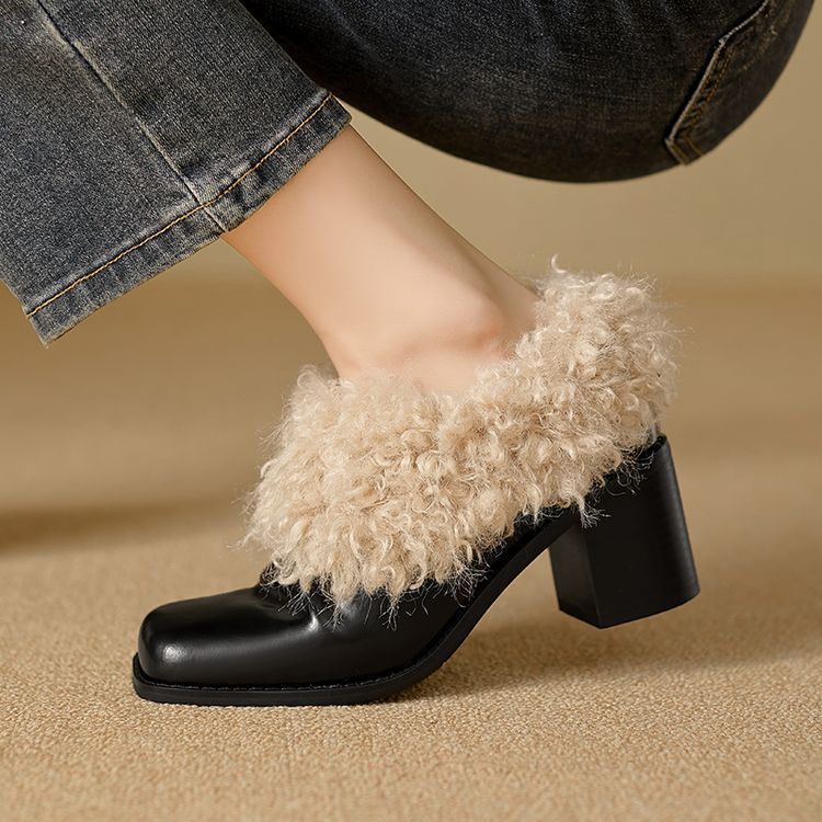 2025 Cowhide version~ Korean versatile velvet warm one-pedal small leather shoes, winter fashion fluffy shoes women's loafers
