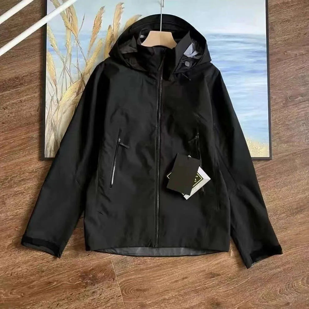 Designer jacket Mens Jacket outdoor zipper jacket Lt Windproof and waterproof mountain skiing Windproof and Breathable Single Layer Hard Shell