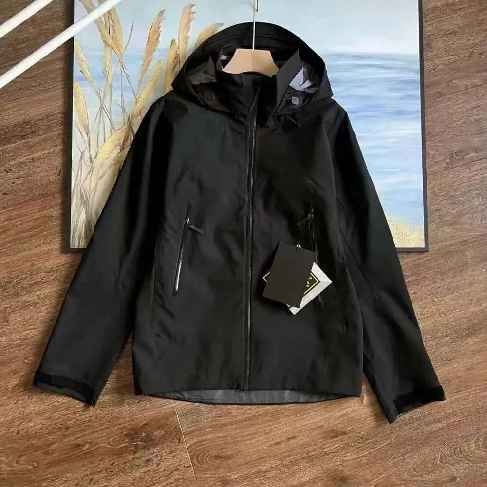Designer jacket Mens Jacket outdoor zipper jacket Lt Windproof and waterproof mountain skiing Windproof and Breathable Single Layer Hard Shell