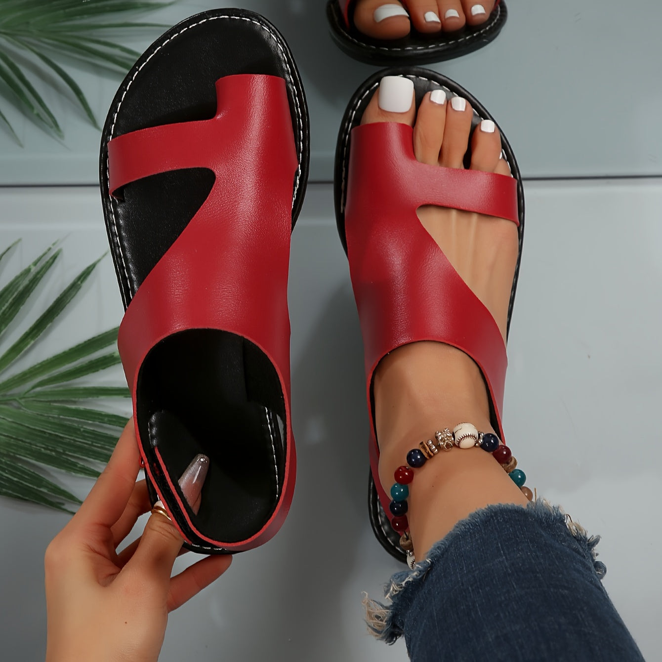 Stylish Comfort: Breathable Faux Leather Flat Sandals with Secure Toe-Strap, Hook Closure