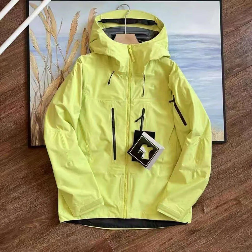 Designer jacket Mens Jacket outdoor zipper jacket Lt Windproof and waterproof mountain skiing Windproof and Breathable Single Layer Hard Shell