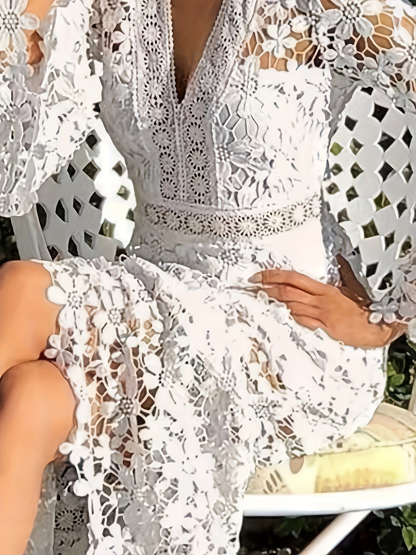 LOVECCR Timeless Elegance Guipure Lace V-Neck Cocktail Dress - Long Sleeve Sheath Style for Glamorous Evening Parties & Banquets - Womens Designer Clothing