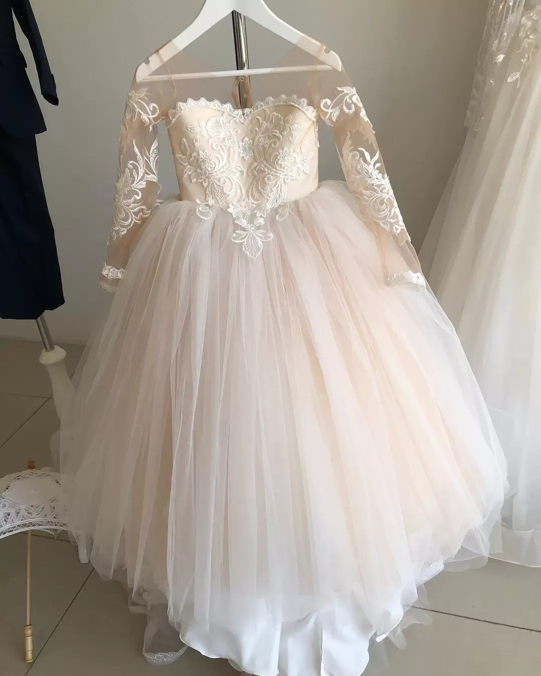 Stock 2-14 Years Lace Tulle Flower Girl Dresses Bows Children's First Communion Dress Princess Ball Gown Wedding Party Dress