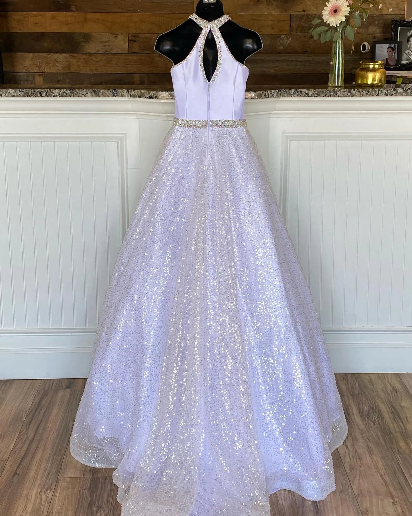 Little Miss Pageant Dress for Teens Juniors Toddlers Sequins White Long Kids Gown Formal Party Beading Halter Neckline rosie Custom-Made Keyhole Back