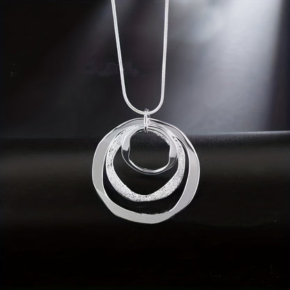 Chic Unisex Irregular Triple-Ring Pendant – Stylish & Versatile Necklace for Daily Wear and Social Events