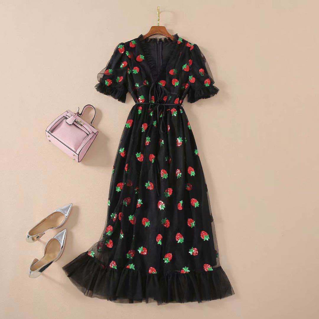 Cross-border 25 dresses  strawberry two-color V-neck fashionable sequined long dress mesh strap pleated dress