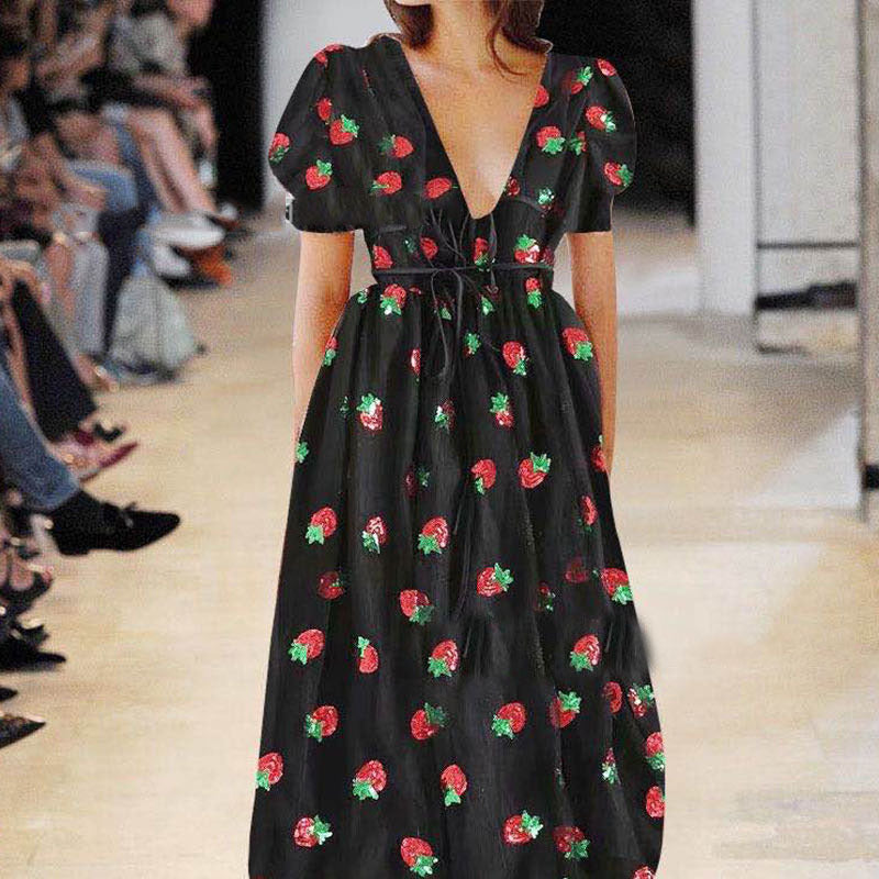 Cross-border 25 dresses  strawberry two-color V-neck fashionable sequined long dress mesh strap pleated dress