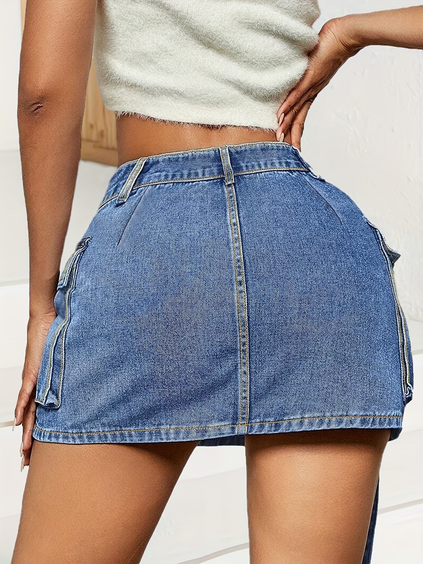 High-Waisted Cargo Denim Skirt for Women - Versatile Mini Design with Trendy Side Pockets, Ideal for Casual Outings - Washed Blue