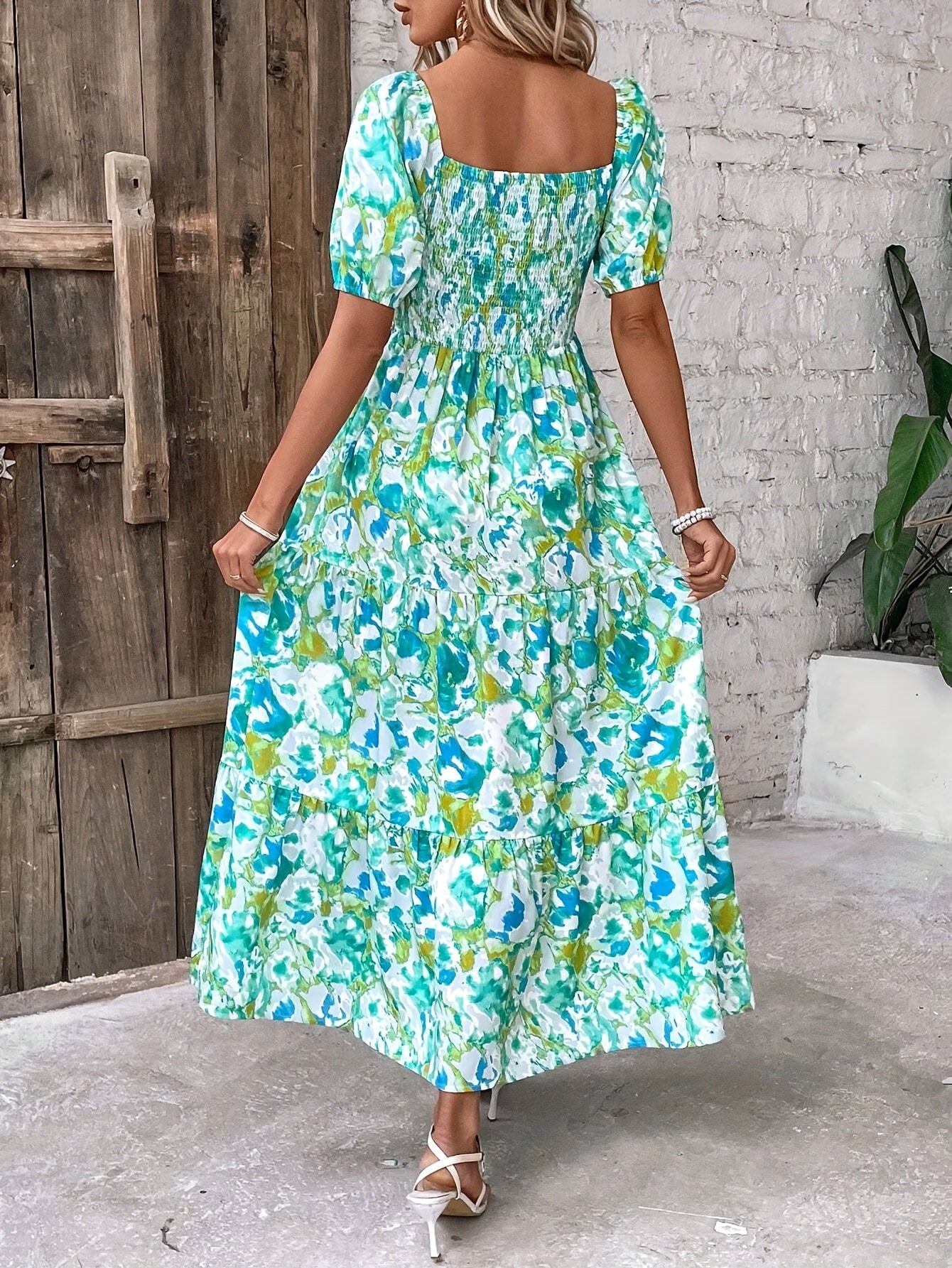Charming Floral Print Square Neck Dress - Flattering Shirred Waist & Puff Sleeves - Perfect Spring & Summer Style for Women