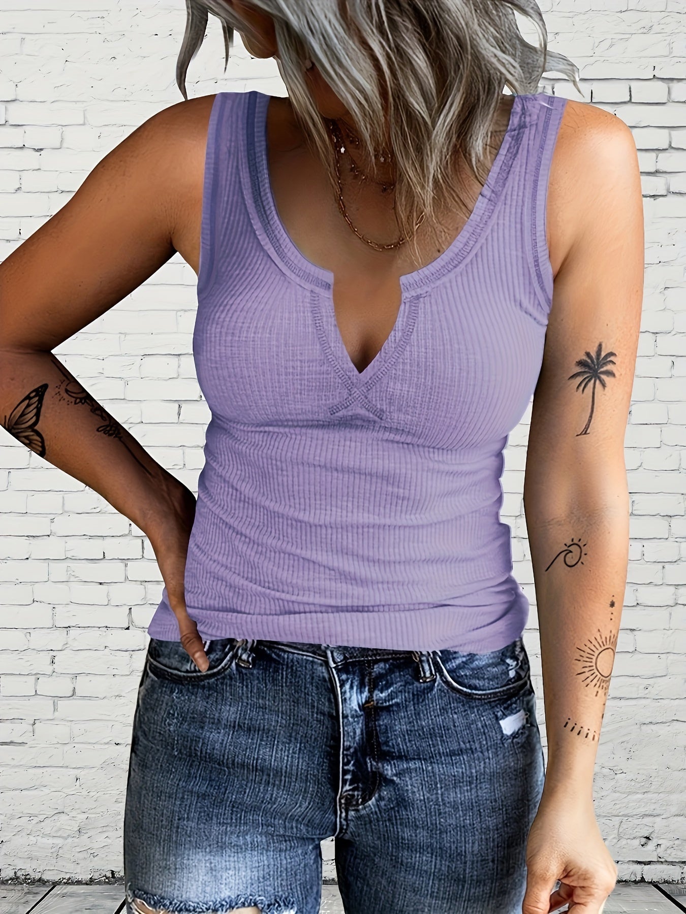 Fashionable Solid Color Notched Neck Tank Top - Stylish & Comfortable Sleeveless Top for Summer Days - Perfect Womens Casual Wear