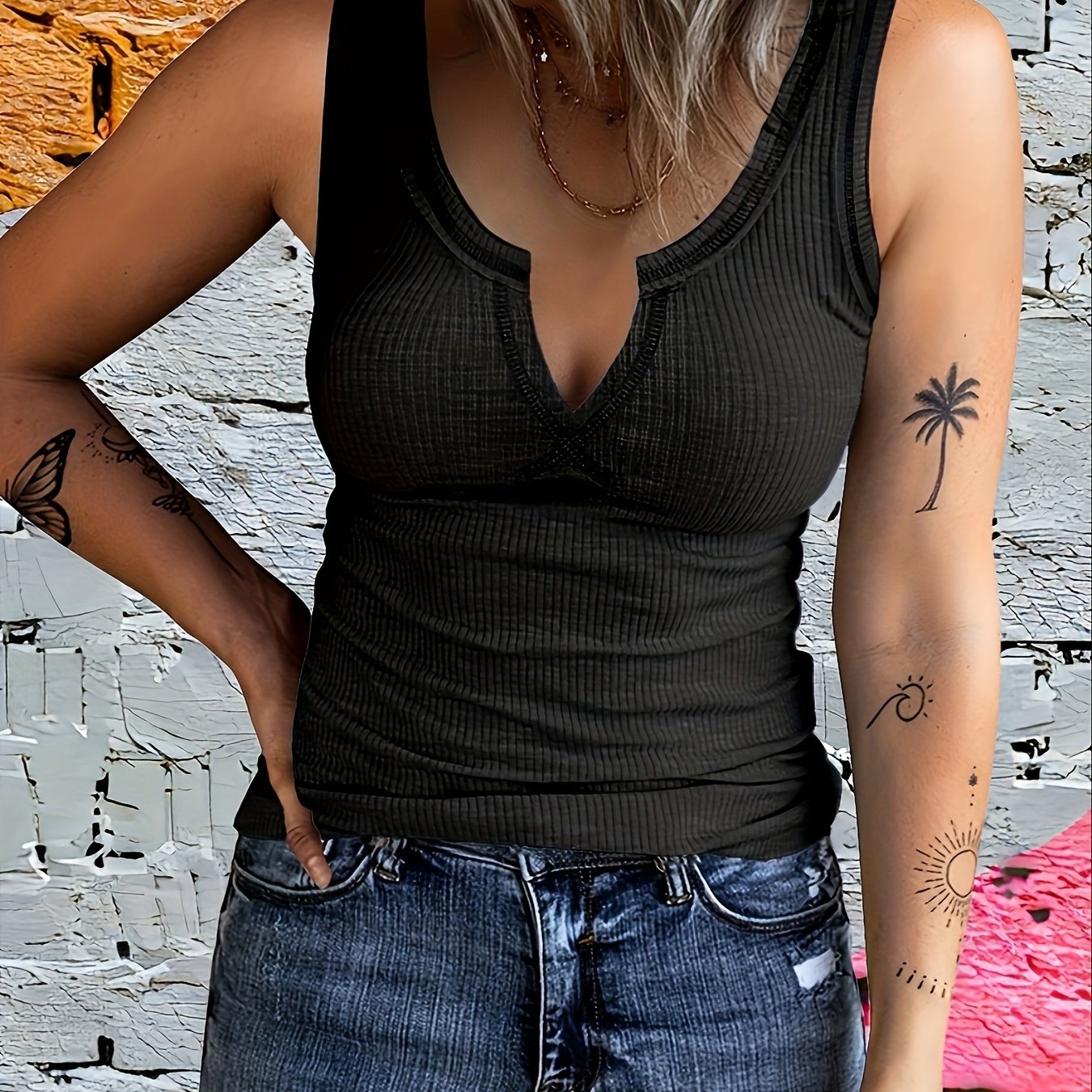 Fashionable Solid Color Notched Neck Tank Top - Stylish & Comfortable Sleeveless Top for Summer Days - Perfect Womens Casual Wear