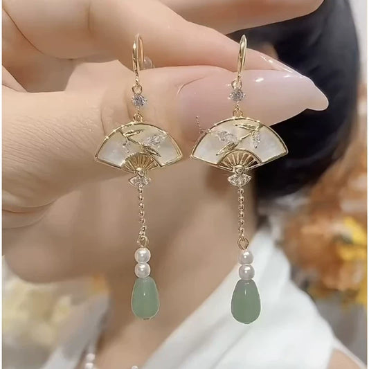 Temperament New Chinese fan-shaped fringed earrings women's fashion high-end ear hook earrings 2025 new light luxury earrings