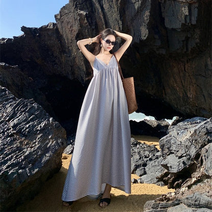 2025 plaid suspender dress women's summer 2025 new seaside vacation loose and thin V-neck halter dress