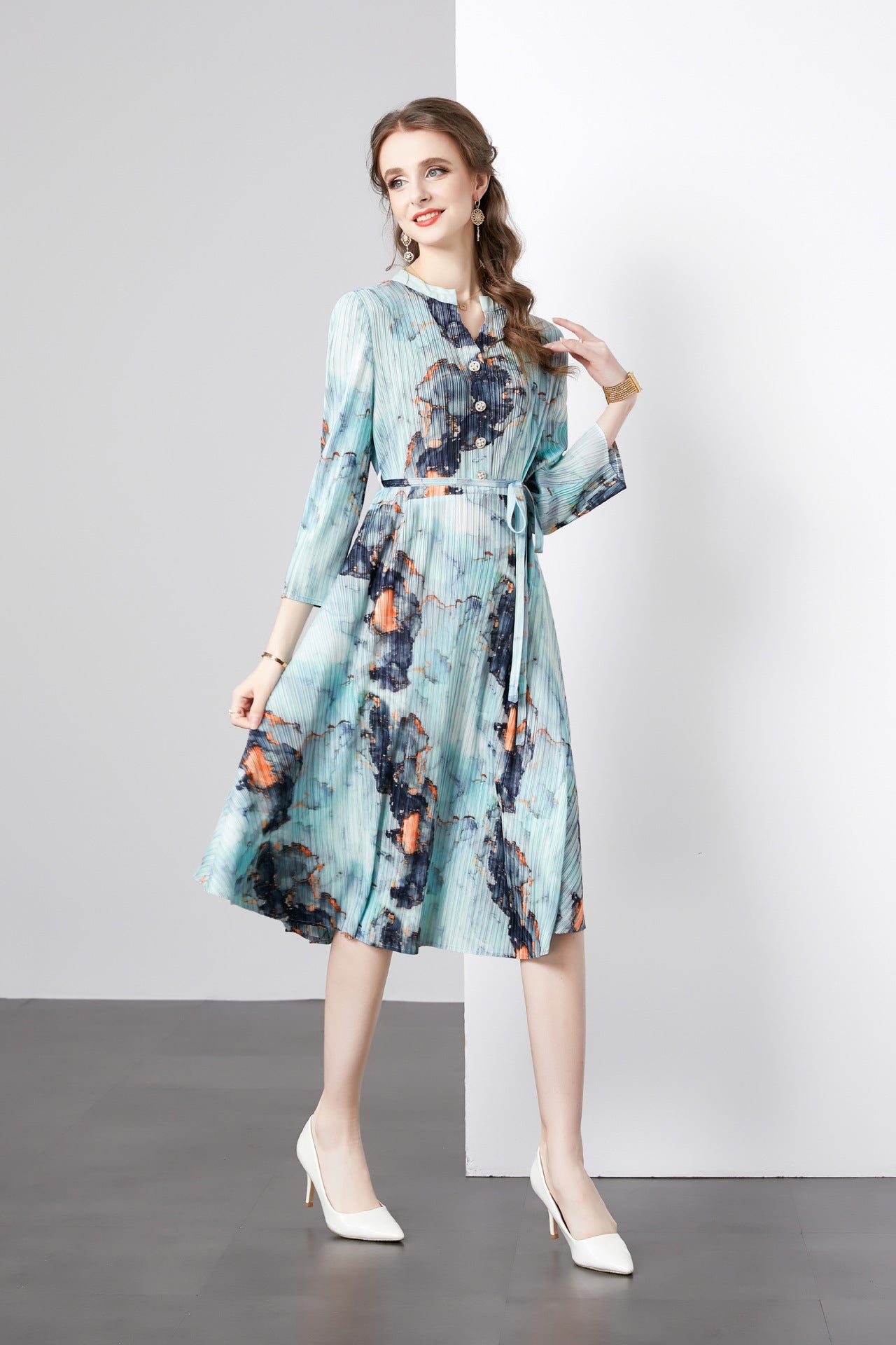 Temperament printed dress women's autumn new retro pleated round neck casual loose atmosphere and thin