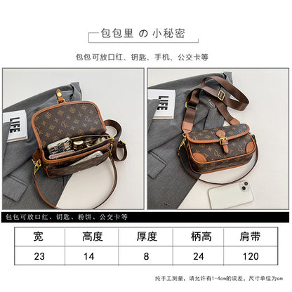 2025 Bag popular new light luxury retro small square bag printed fashion messenger bag large capacity commuter shoulder bag women's bag