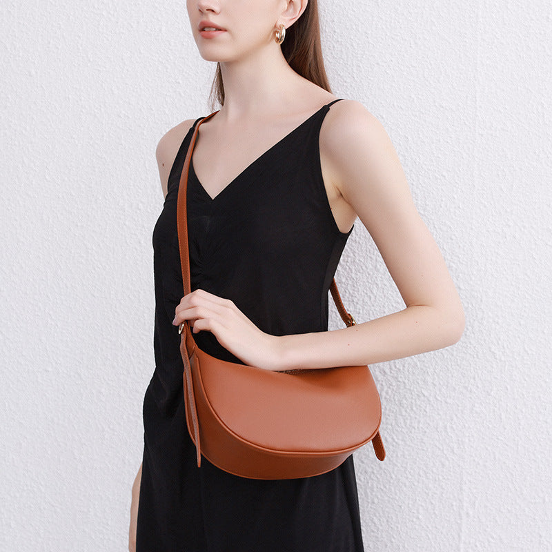 Strictly selected underarm bag women's bag cowhide bag women's popular new messenger bag autumn and winter large-capacity commuting shoulder