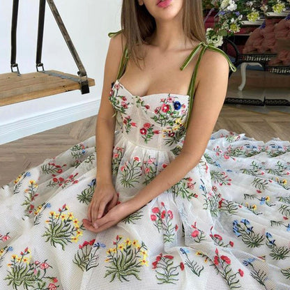 New  new dress Bohemian retro pattern colorful embroidery sexy loose dress