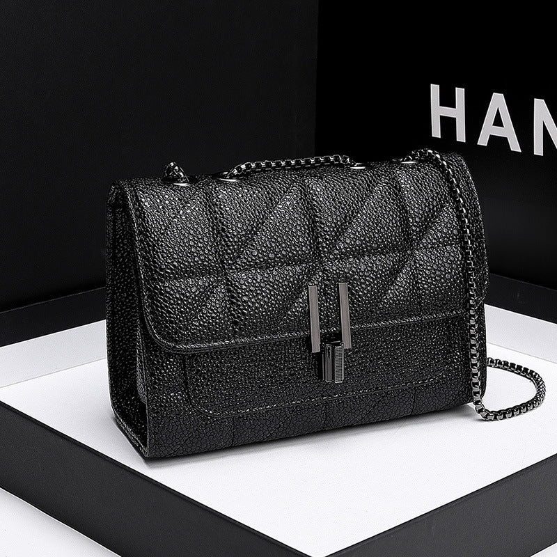 2025 Women's oblique span shoulder bag popular new Xiaoxiangfeng diamond chain bag small square bag Guangzhou factory lock women's bag