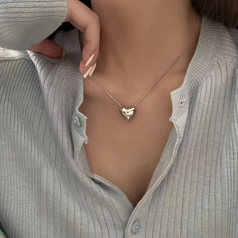 New Love Graceful Personality Necklace Special Interest Light Luxury High-Grade Versatile Heart-Shaped Collarbone Necklace