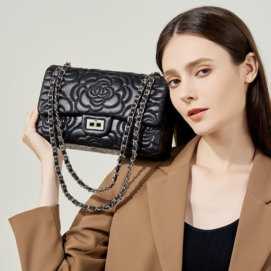 2025 Leather women's bag, textured premium chain bag, Xiaoxiangfeng camellia bag, sheepskin single shoulder messenger bag, underarm bag.