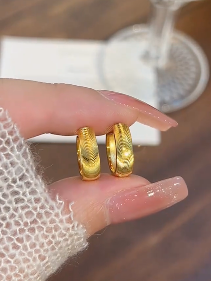Temperament Korean version sparkling gold circle ear buckle earrings women's niche design sense fashion exquisite versatile earrings