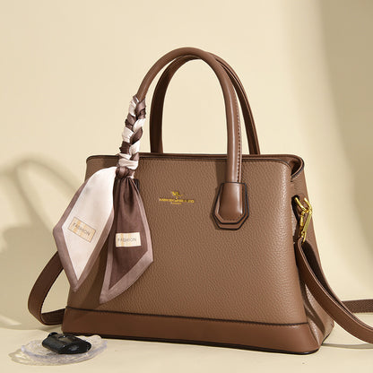 2025 Handbags are fashionable and high-end, large-capacity portable shoulder bags, daily commuting messenger bags, and women's New delivery.