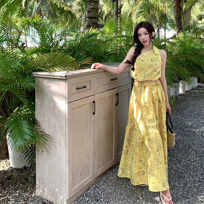 2025 Thailand travel bohemian suit age-reducing yellow slanted shoulder vest top floral long skirt swing skirt two-piece set