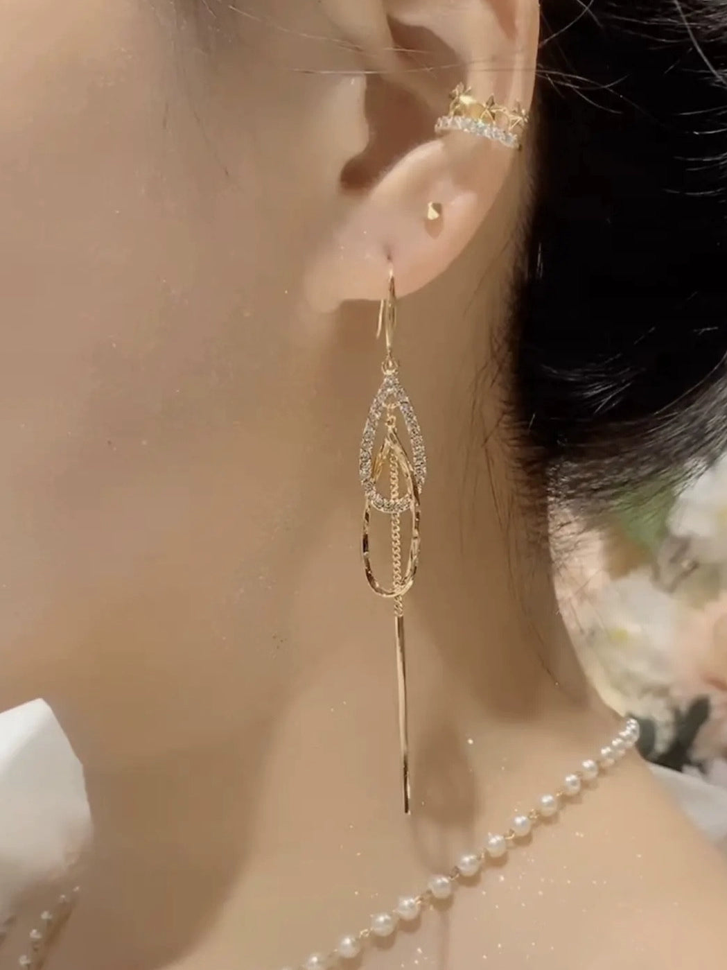 Temperament asymmetrical diamond-set water drop fringed earrings women's versatile face thin earrings light luxury high-end long earrings