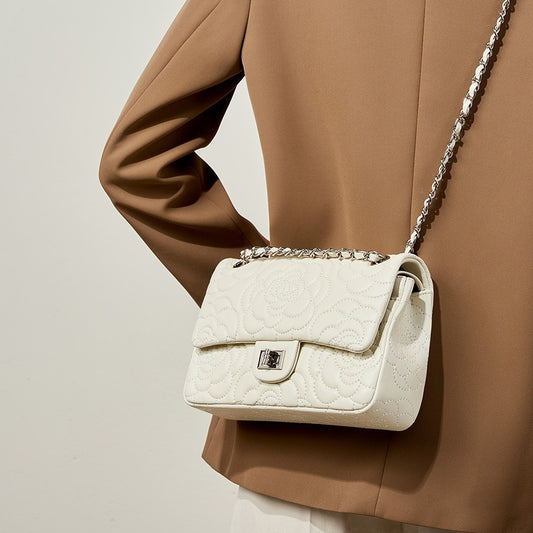 2025 Leather women's bag, textured premium chain bag, Xiaoxiangfeng camellia bag, sheepskin single shoulder messenger bag, underarm bag.