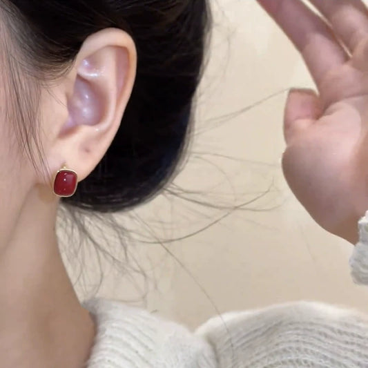 retro red pearl square ear buckle women's niche design high-end earrings fashionable and exquisite versatile earrings